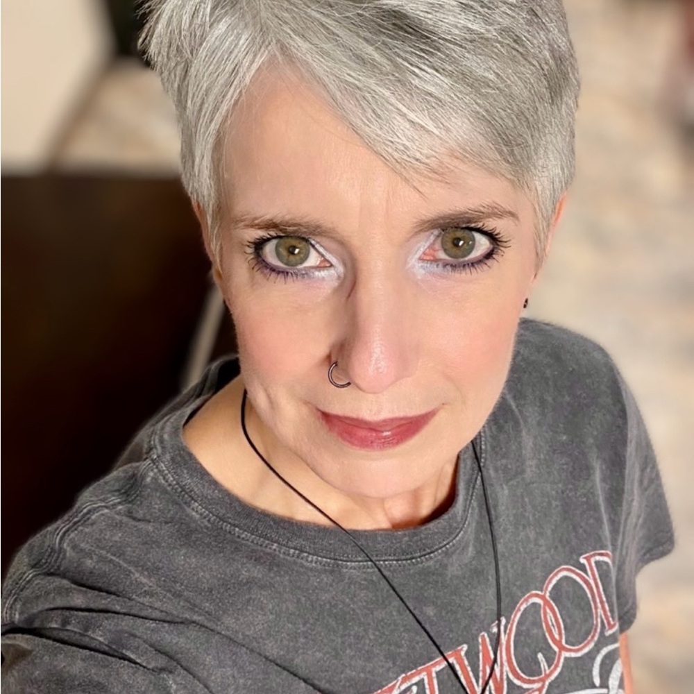 Meet your Posher, Julia
